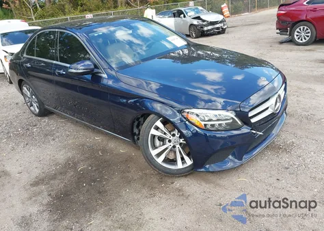 2019 Mercedes-Benz C 300 4Matic z USA, uszkodzony, nr VIN 55SWF8EB2KU304144